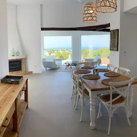 Casa Avellana Vila *